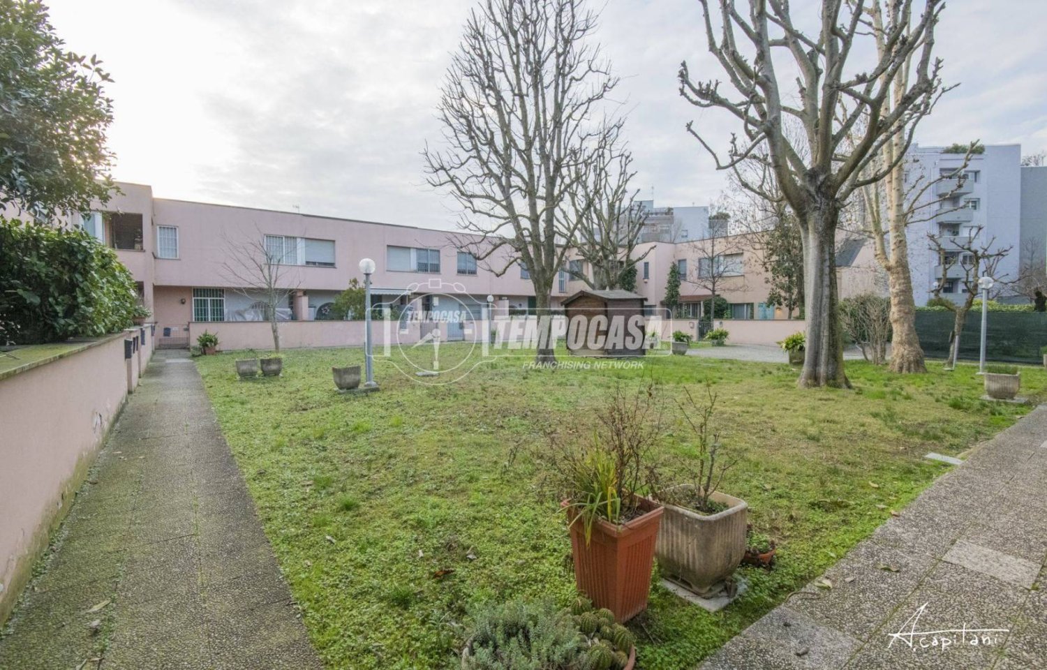 Casa de 2 dormitorios en Modena, Italy No. 59880