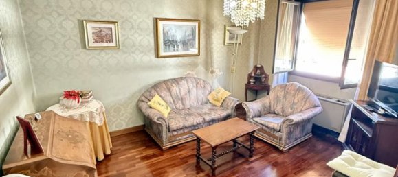 3 bedrooms Apartment in Rome, Italy No. 273413 12