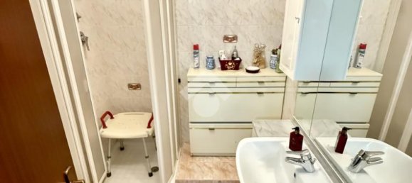 3 bedrooms Apartment in Rome, Italy No. 273413 32