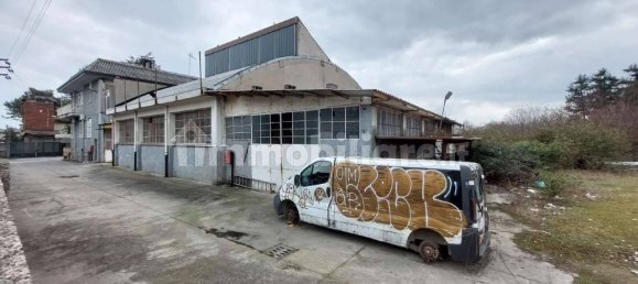 950m² Warehouse in Caronno Pertusella, Italy No. 121425 10