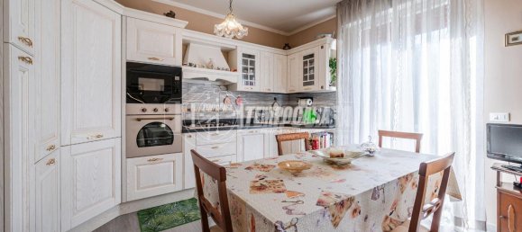 5 rooms Apartment in Pieve di Cento, Italy No. 40474 10