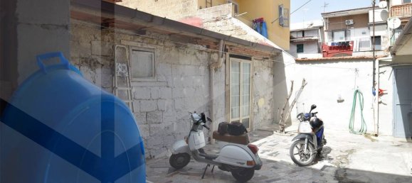 3 rooms Commercial property in Arzano, Italy No. 24660 2