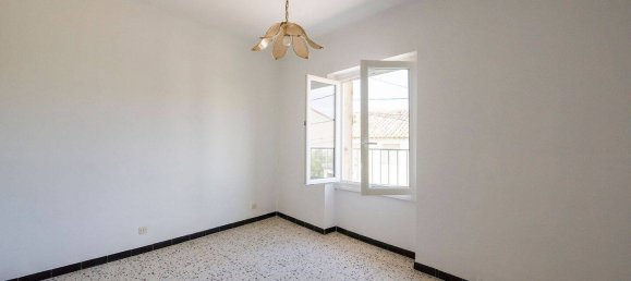 4 bedrooms House in Sorgues, France No. 326518 7