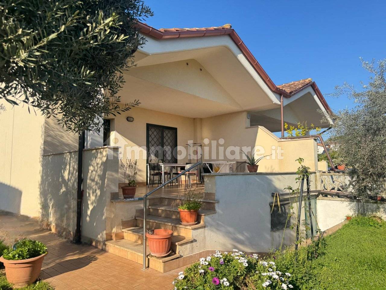 4 bedrooms Villa in Ardea, Italy No. 272731