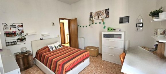 5 rooms House in Massa, Italy No. 136339 12
