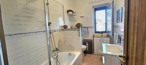 5 rooms House in Massa, Italy No. 136339 7