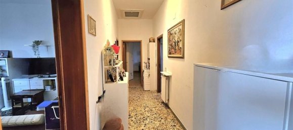 5 rooms House in Massa, Italy No. 136339 4