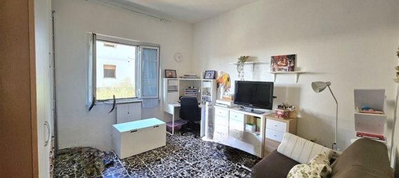 5 rooms House in Massa, Italy No. 136339 9