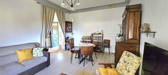 5 rooms House in Massa, Italy No. 136339 2
