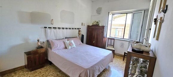 5 rooms House in Massa, Italy No. 136339 13