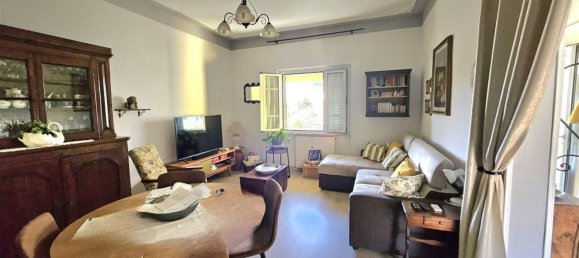 5 rooms House in Massa, Italy No. 136339 3
