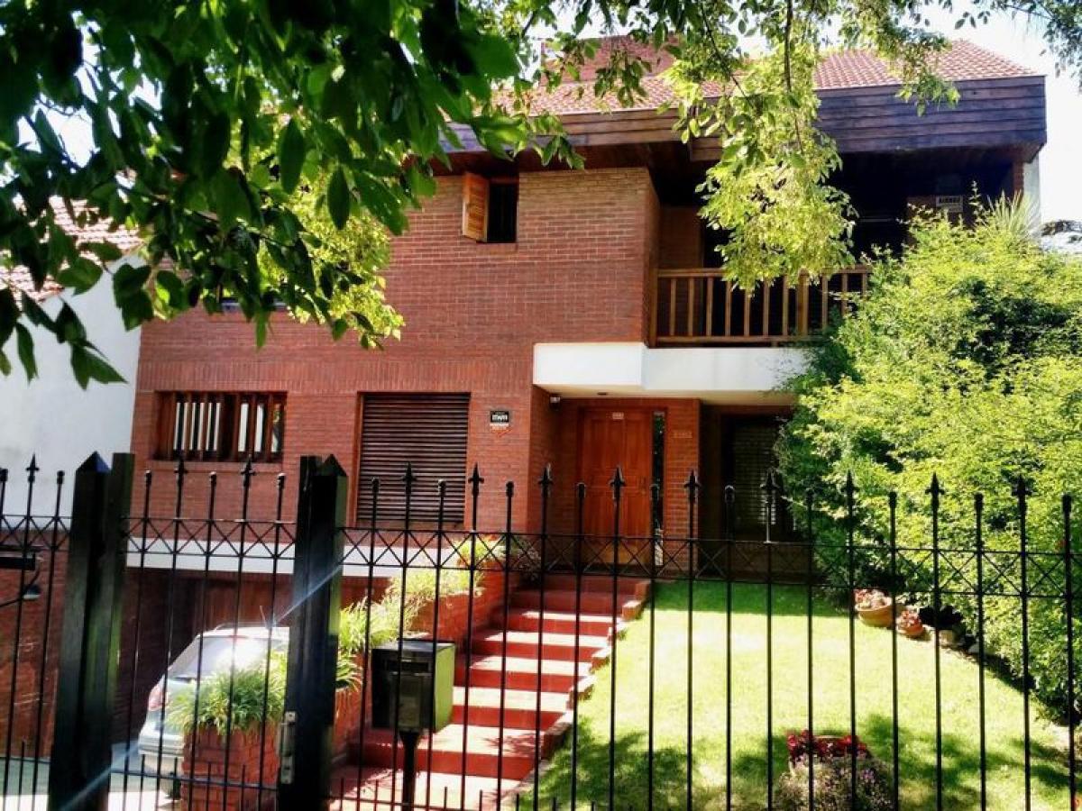 3 bedrooms House in Mar del Plata, Argentina No. 80545