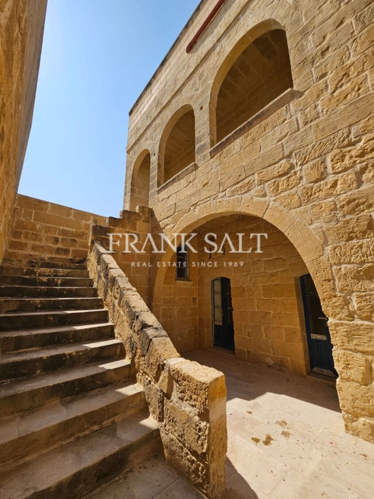 Дом с 3 спальнями в Шеукия, Мальта № 3073