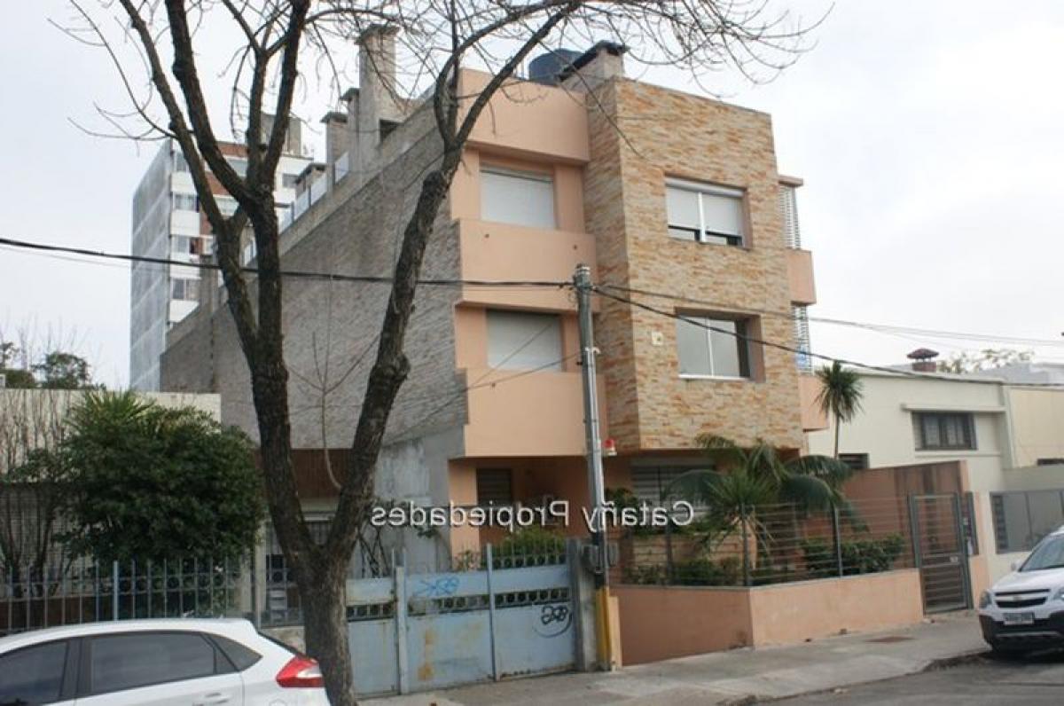 Apartamento de 2 dormitorios en Montevideo, Uruguay No. 6409