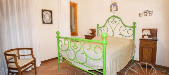 6 rooms Villa in Carmignano, Italy No. 17978 5
