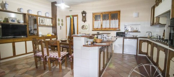 6 rooms Villa in Carmignano, Italy No. 17978 21