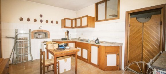 6 rooms Villa in Carmignano, Italy No. 17978 14