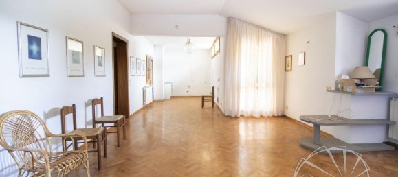 6 rooms Villa in Carmignano, Italy No. 17978 25