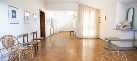 6 rooms Villa in Carmignano, Italy No. 17978 7