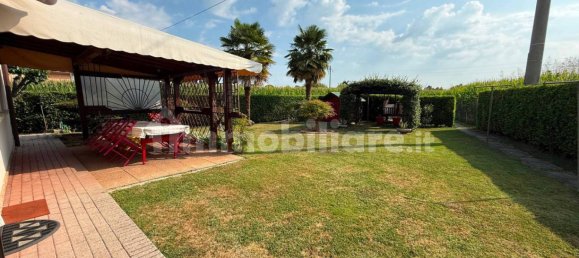 4 bedrooms Villa in Camisano Vicentino, Italy No. 282896 2
