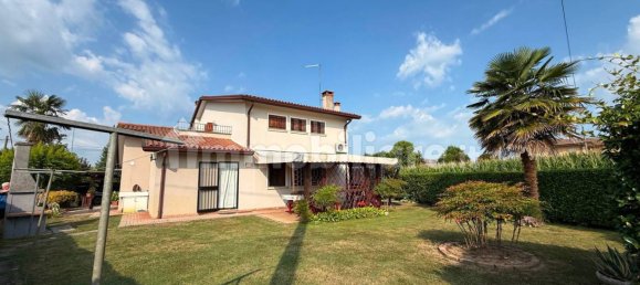 4 bedrooms Villa in Camisano Vicentino, Italy No. 282896 3