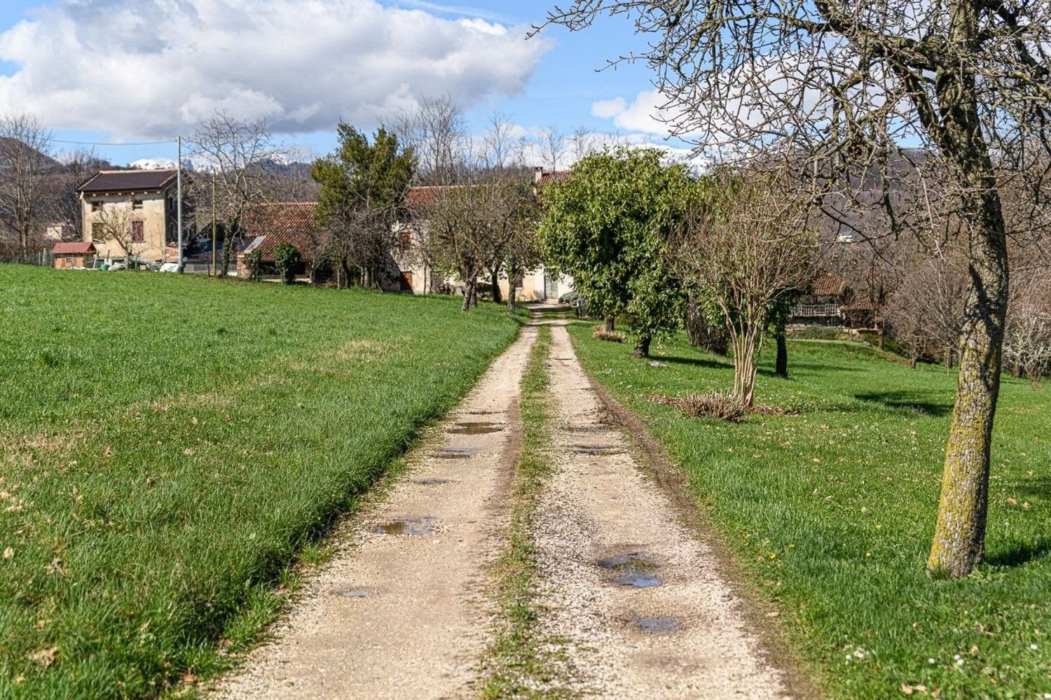 7 rooms House in San Vito di Leguzzano, Italy No. 52722