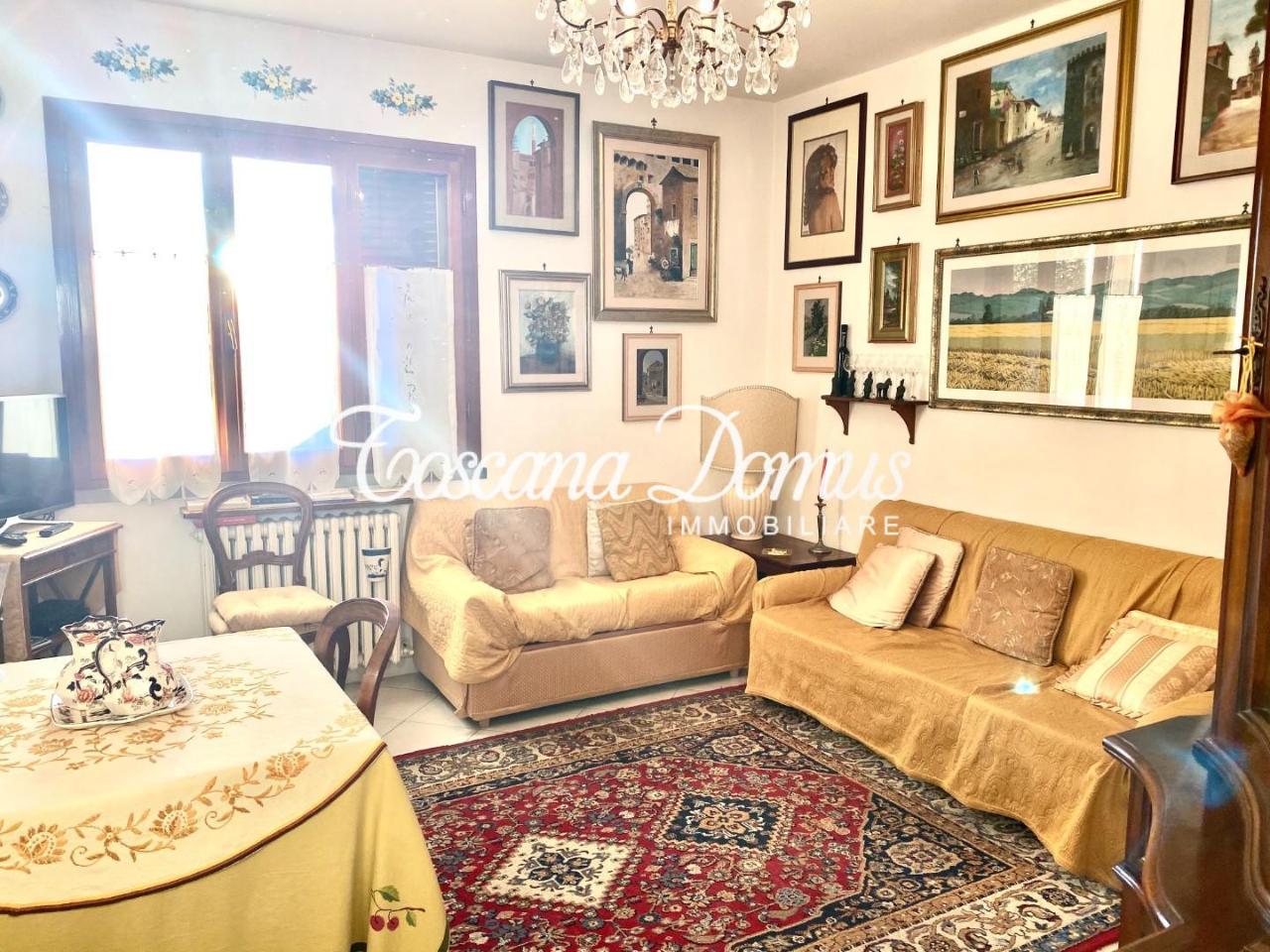 6 rooms Apartment in Siena, Italy No. 17683