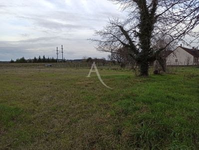 3116m² Land in Noyers-sur-Cher, France No. 85107