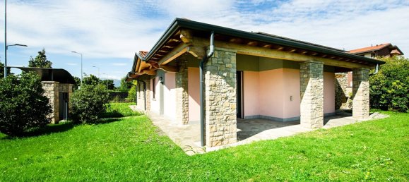 3 bedrooms Villa in Madone, Italy No. 309185 2