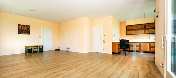 3 bedrooms Villa in Madone, Italy No. 309185 10