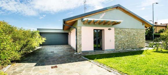 3 bedrooms Villa in Madone, Italy No. 309185 6