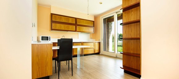 3 bedrooms Villa in Madone, Italy No. 309185 11