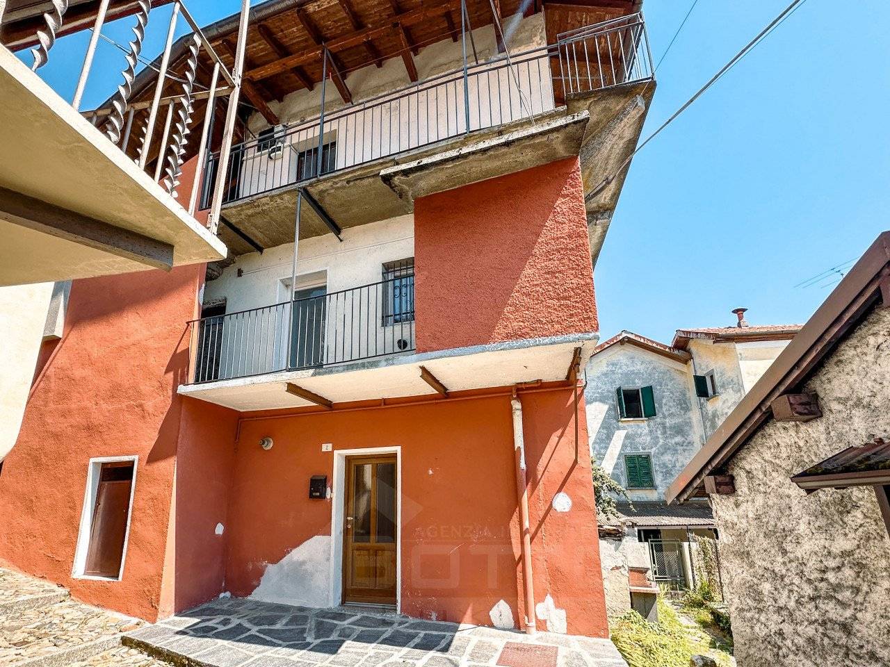 4 Schlafzimmer Haus in Miazzina, Italy, Nr. 324013