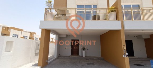 3 bedrooms Townhouse in Dubai, UAE No. 24173 12