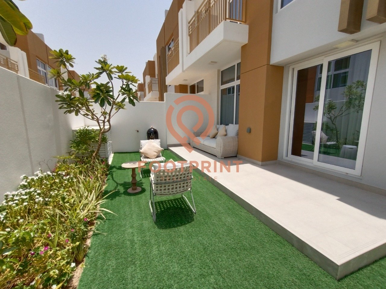 3 bedrooms Townhouse in Dubai, UAE No. 24173