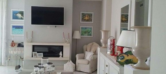 8 rooms Apartment in Frattamaggiore, Italy No. 12693 20