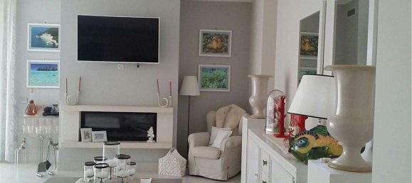 8 rooms Apartment in Frattamaggiore, Italy No. 12693 43