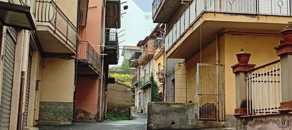 4 Schlafzimmer Wohnung in Bronte, Italy, Nr. 270547 16