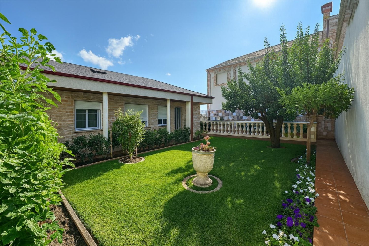 4 Schlafzimmer Haus in Bembibre, Spain, Nr. 272258