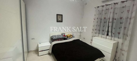 Квартира с 3 спальнями в Паола, Мальта № 2638 3