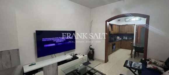 Квартира с 3 спальнями в Паола, Мальта № 2638 2