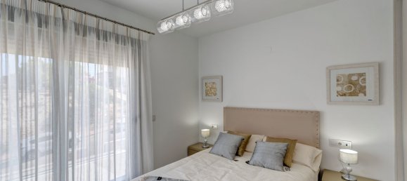 3 bedrooms Villa in San Miguel de Salinas, Spain No. 9107 10