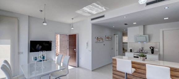 3 bedrooms Villa in San Miguel de Salinas, Spain No. 9107 8