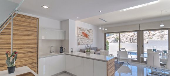 3 bedrooms Villa in San Miguel de Salinas, Spain No. 9107 5