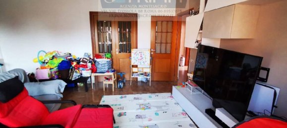 5 rooms Apartment in Rome, Italy No. 31256 3