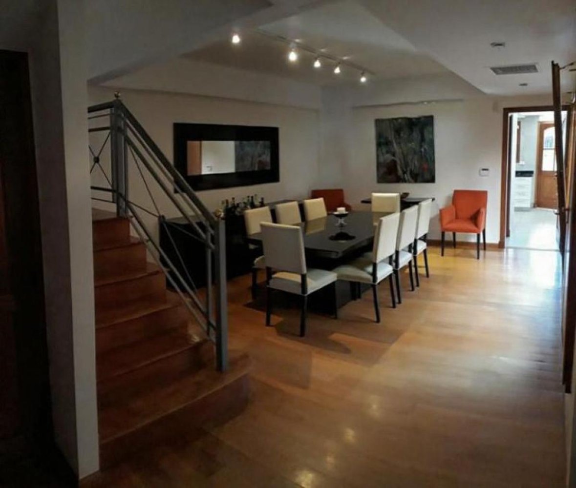 4 bedrooms House in Buenos Aires, Argentina No. 90899