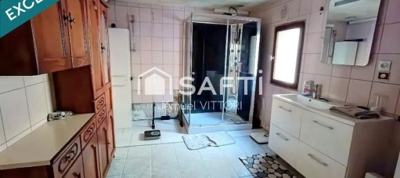 3 bedrooms House in Ernee, France No. 307521 9