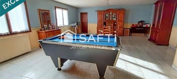 3 bedrooms House in Ernee, France No. 307521 5