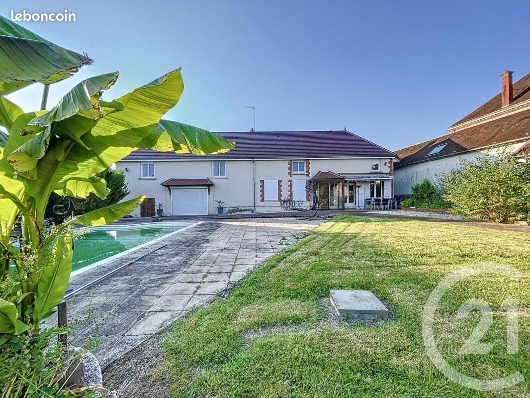 3 bedrooms House in Sommeval, France No. 272434