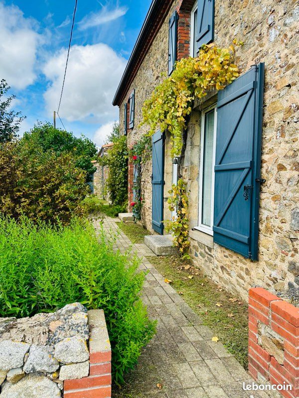 4 chambres Maison à Saint-Denis-la-Chevasse, France No. 285047